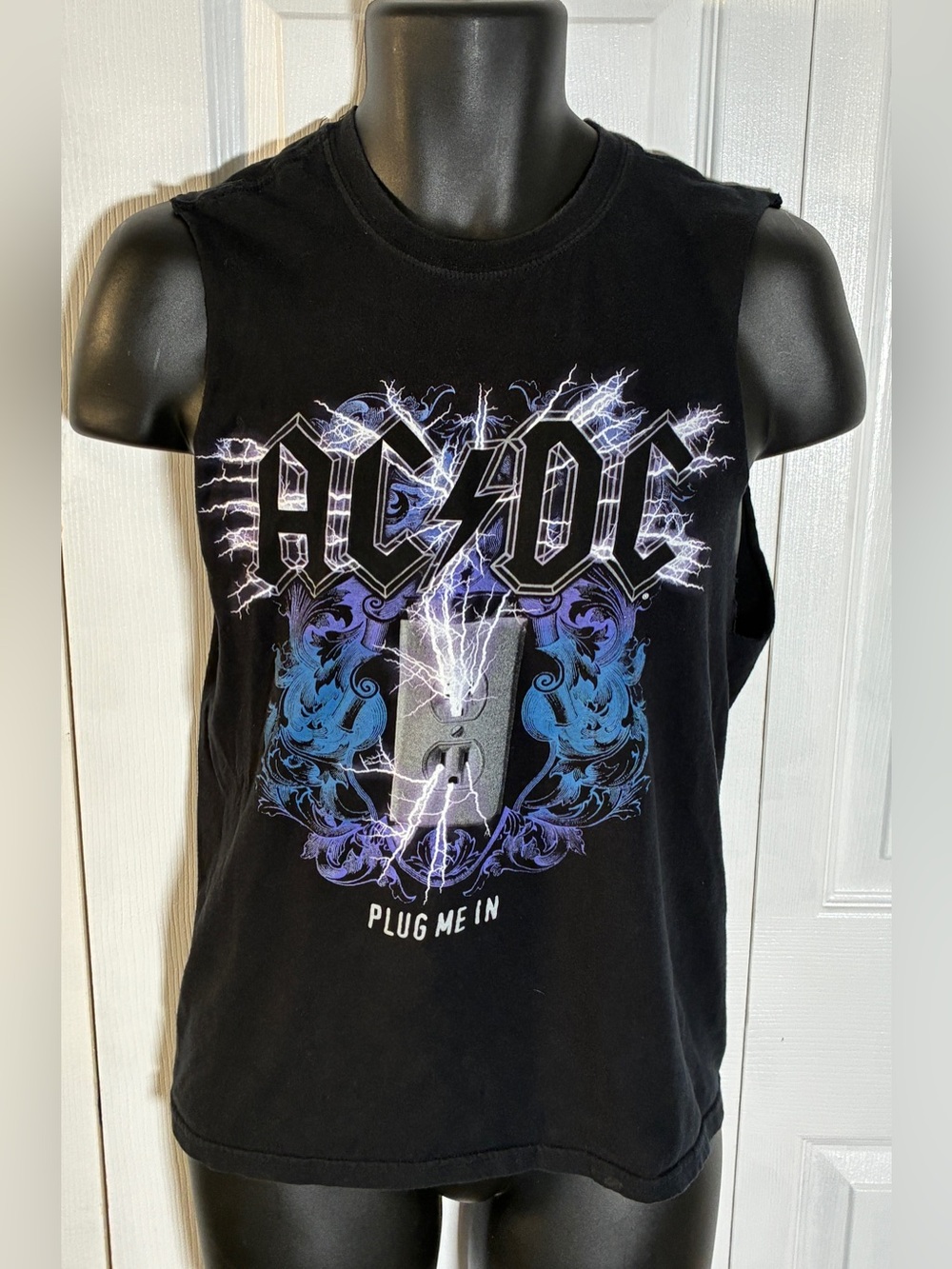 AC/DC Plug Me In DIY Cut Sleeve Band Tee Size Small